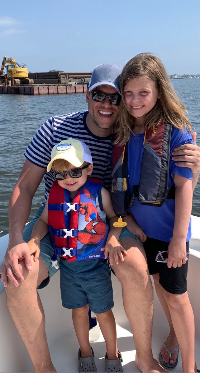 SusanHendricks's tweet photo. Boat ride with pop-pop ☀️⚓️ ❤️ https://t.co/MNh9H4S6KN