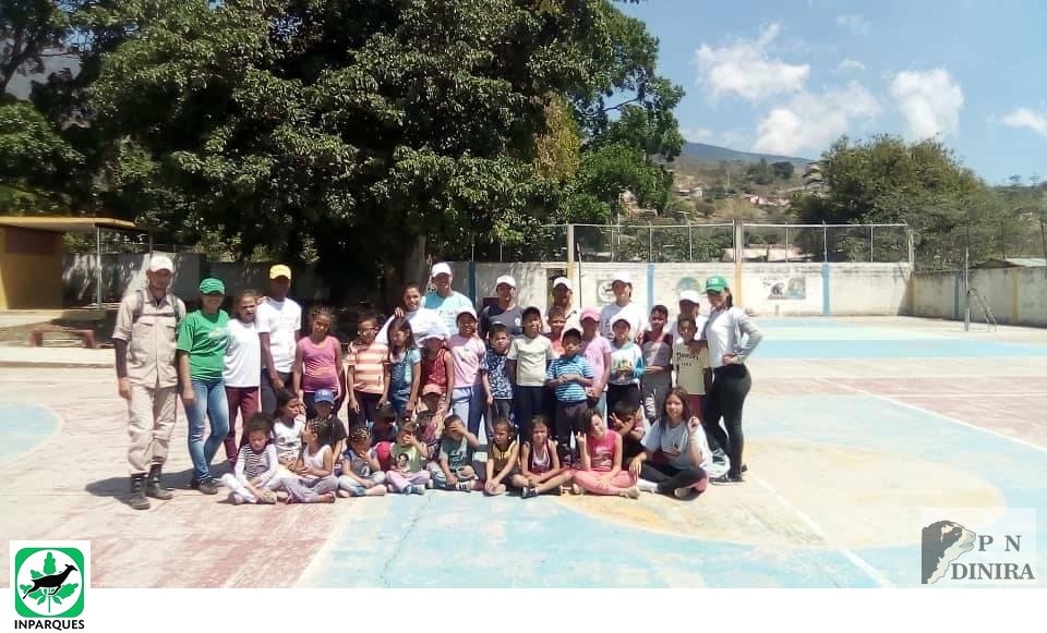 PNDinira's tweet photo. *Instituto Nacional de PARQUES*
✳Bioregión Occidental.
*Descripción de la actividad: 
👉Plan Vacacional Comunitario Dinira 2019. 
👉Se realizaron juegos recreativos, Deportivos. se atendieron 30 niñ@s. 
2 Guardaparques,
 3 aspirante a Guardaparques.
Chamba juvenil :4 recreadores https://t.co/EqOZ3M9QUz