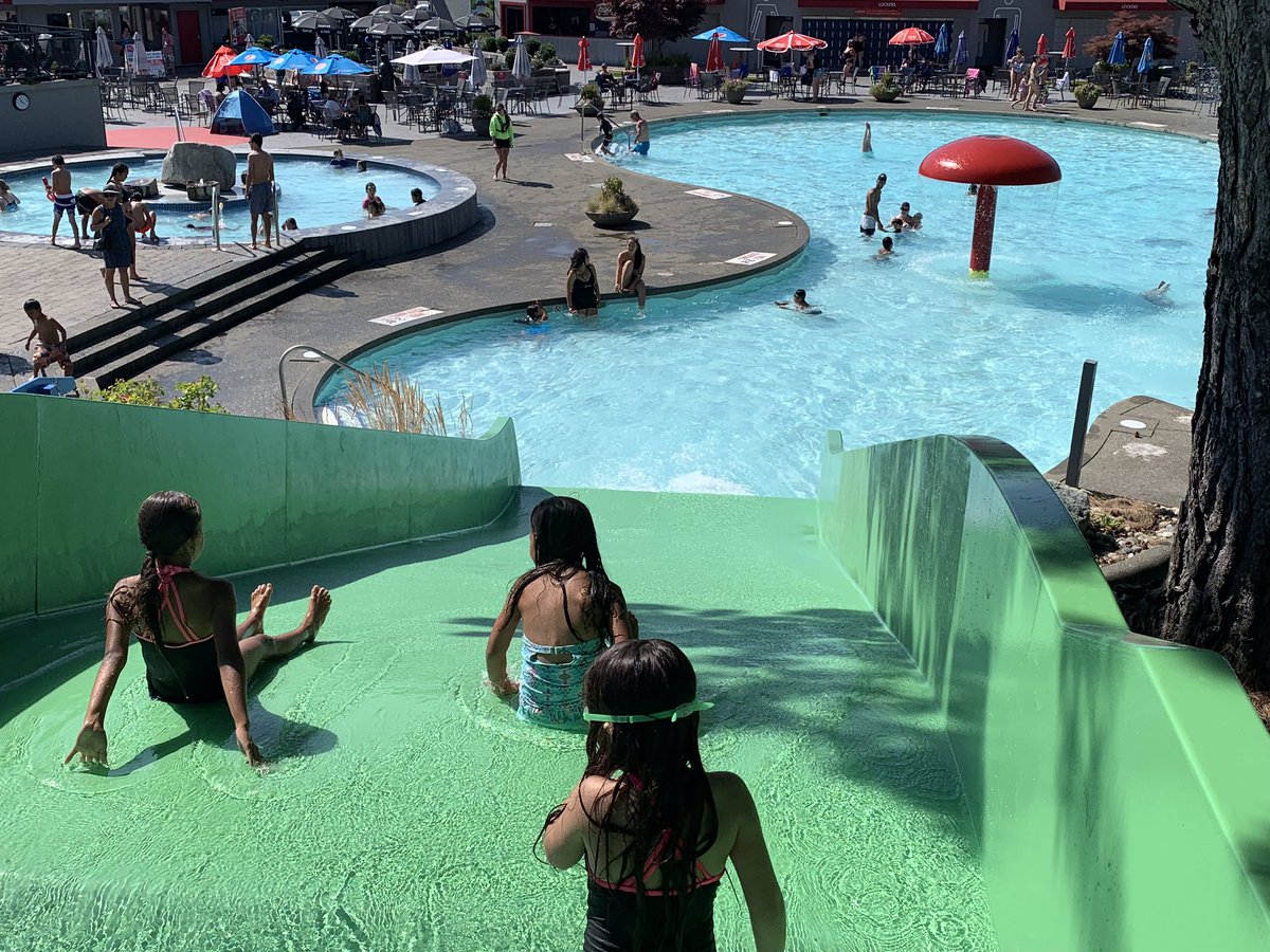 BigsplashPark's tweet photo. Summer Bucket List - Nothing better than #waterslides, #pools, #hottubs, #cabanas, poolside #cocktails and all your favorite outdoor activities in ONE place!   Open until 7pm - making Splash-tastic memories 💦
https://t.co/l7H5cTOu5w
#summerbucketlist #waterslides #familyouting https://t.co/2lHAn3sCp8