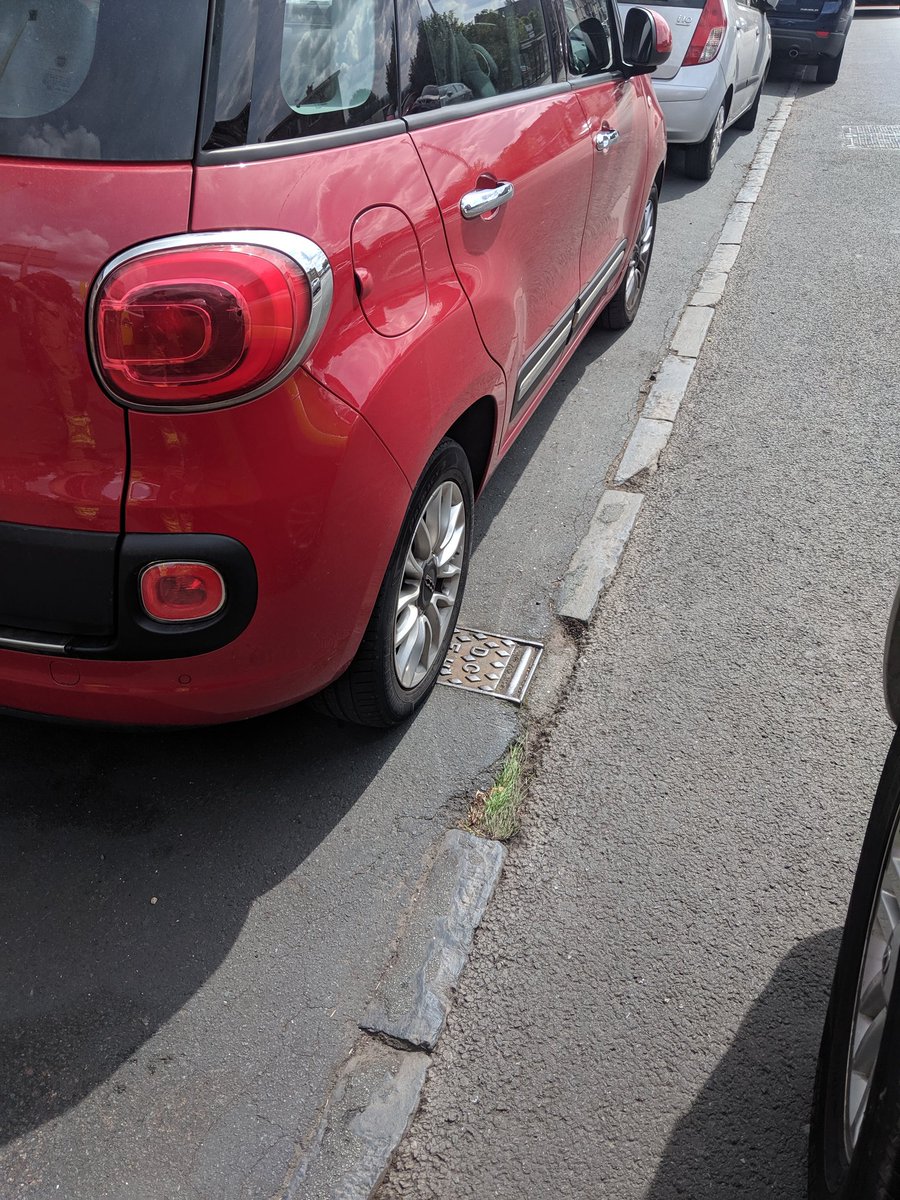 Brierley hill Fire crews needed water to maintain readiness for calls. Please Drivers, be aware of where you park! #RoadSafety #roadawareness #wmfs