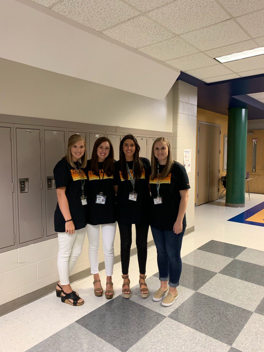 haneansaustin's tweet photo. First day spices!! @middlebrookshhs @carlyannmurray @jillhickman0711 https://t.co/bOGGDXnLM2