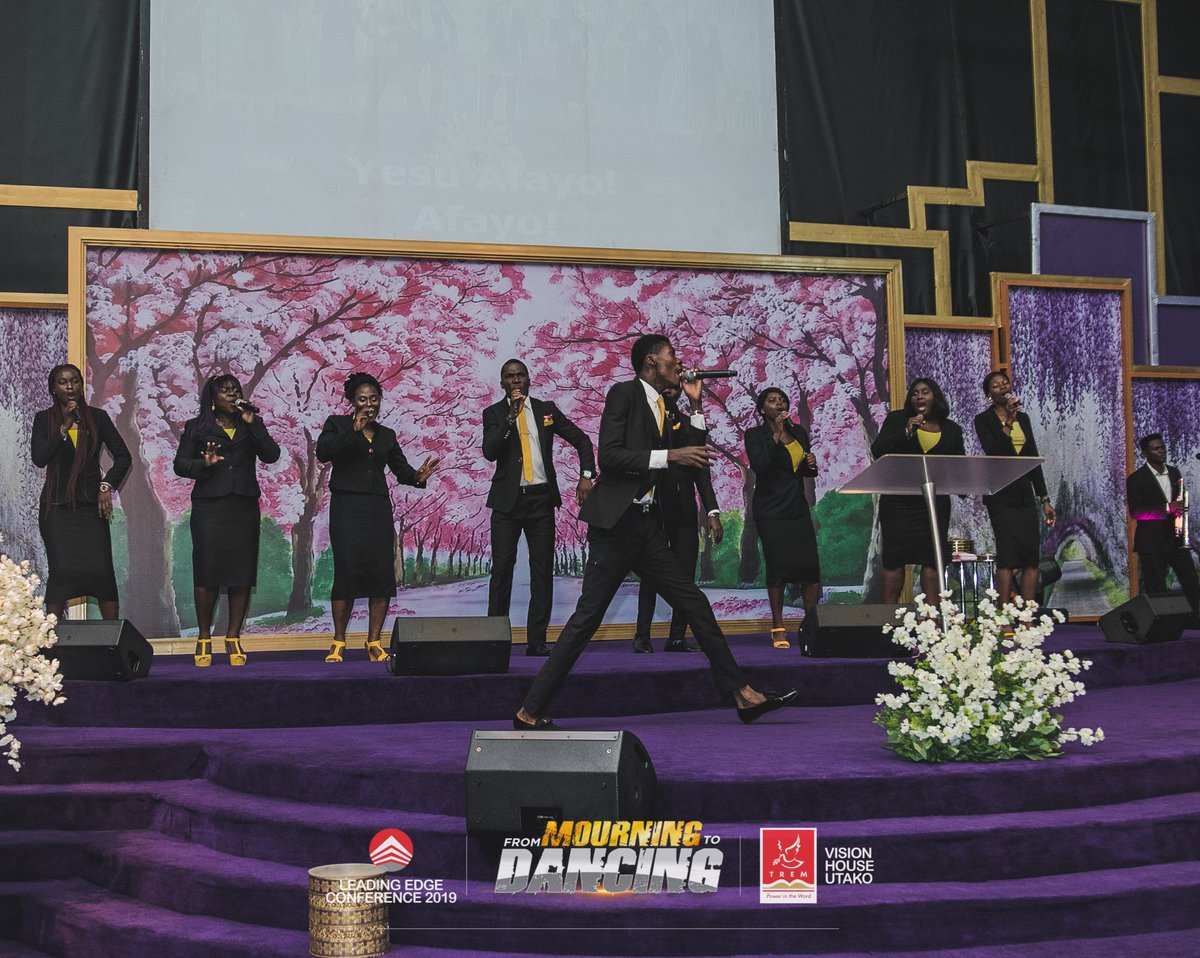 tremvh's tweet photo. Giving God praise at the Leading Edge Conference #LEConference2019 

We learnt yesterday about the need to change our mindset, that we should look beyond the storm and look at the assurance of peace from a God that has never failed and can not! So we dance!!!!

#LEConference2019 https://t.co/veeXmm06g5