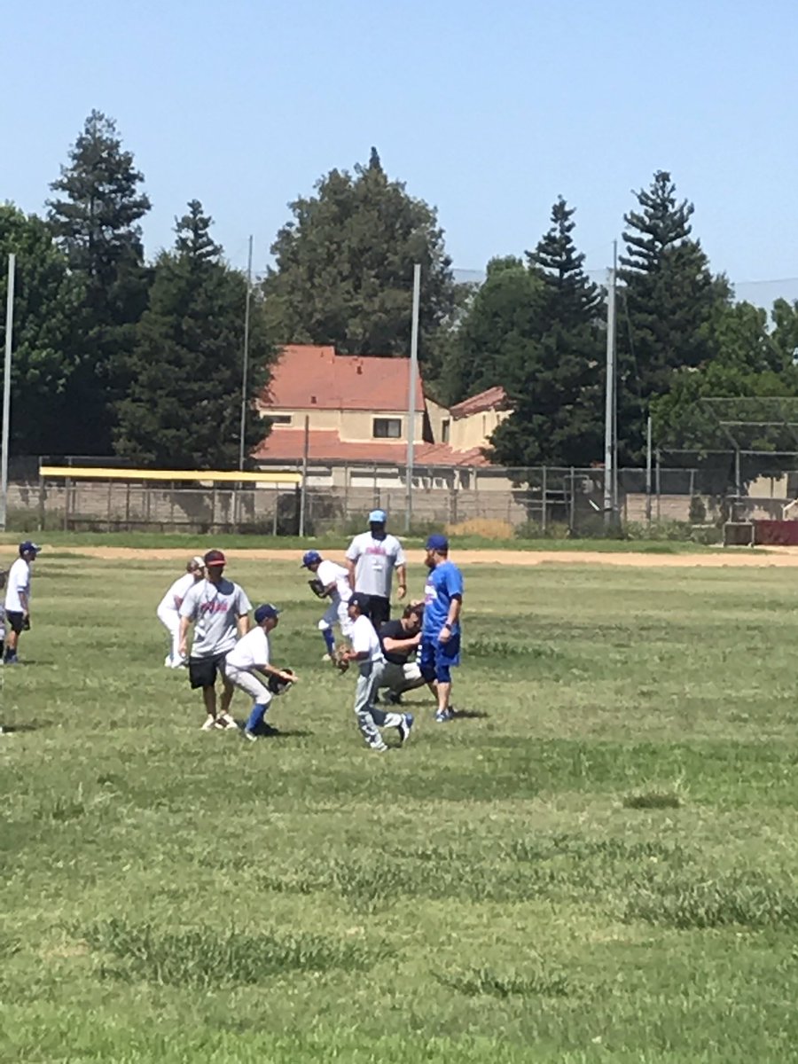 choptop29's tweet photo. Kids are getting coached well @CitiBank @ProCamps @redturn2 #CloserToPro https://t.co/lnFBFZgMTY