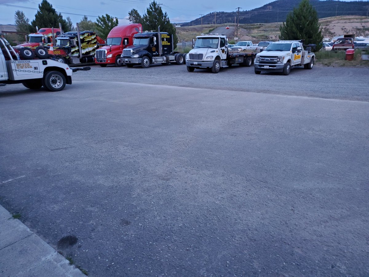 jluke8740's tweet photo. Just some pictures  of the fleet and stuck in the mud https://t.co/9eUld2Ynny