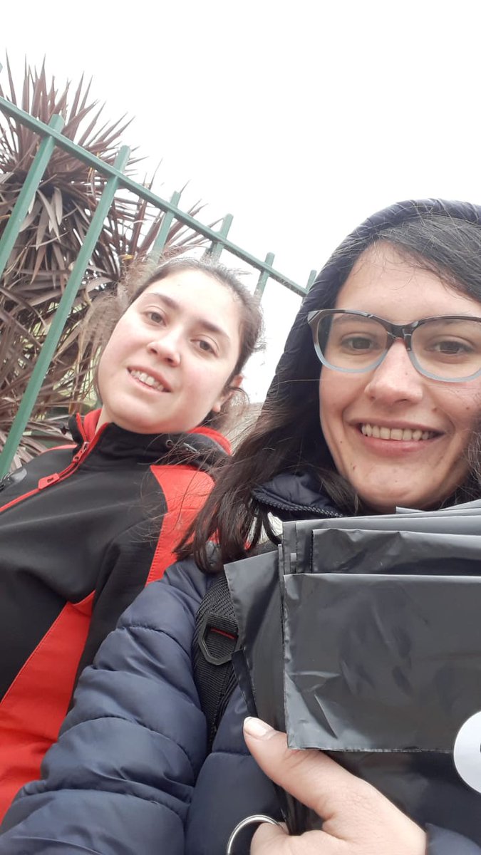 LucilaLaguzzi's tweet photo. Seguimos llevando la boleta del @FrenteDeTodos #Lista4📩🗳 a tod☀️s l☀️s vecin☀️s del barrio #LaMerced y #LosAlmendros 📌
#MarioMeoniIntendente #PonerAJunínDePie
#NuevoEquipo #Experiencia https://t.co/dlaxgqBe7S