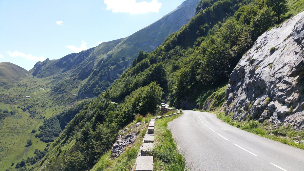 ChrisArmishaw's tweet photo. For all the things that we've ever been told to be true about the Pyrenees, they are, there can be few finer places to ride than the road that crosses  over, and between, the Aubisque and Soulor, and few finer Cols to summit (zoom in!) #aubisque #solour #Pyrenees #D918 35 degrees https://t.co/ewzlbqbg6G