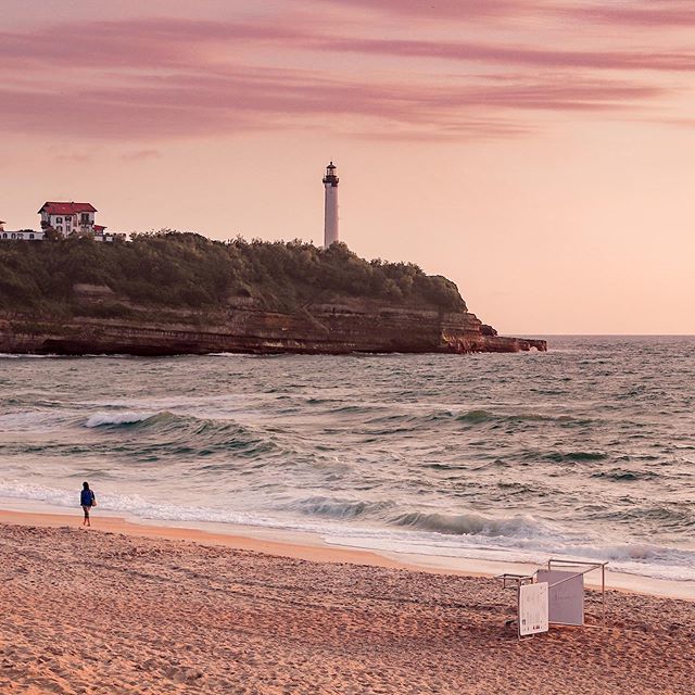 «Le coucher du soleil est la preuve que les fins peuvent être belles» 
Avec @bask_country 📷 ift.tt/2MQy8OW