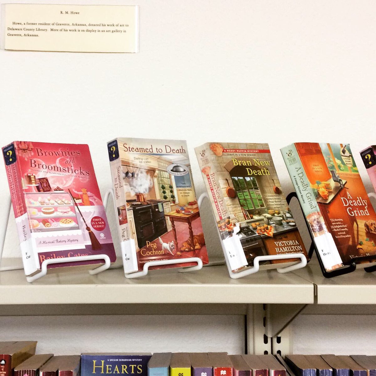 DelLibrary's tweet image. Stop by and check out our display of books with recipes! #DelawareCountyLibrary #bookdisplay #readandcook