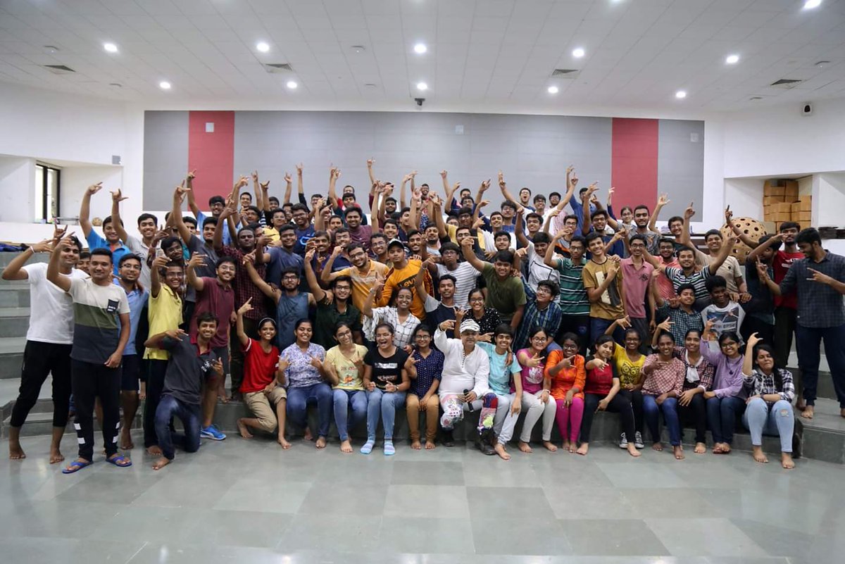 fpiitgn's tweet photo. Grooving on the new trending Bollywood songs, the students were seen dancing their heart out. The dance workshop was conducted by one of the famous choreographers of Bollywood, Mr Kush Banker.
#FoundationProgram2019 #FP2019 #BollywoodDance https://t.co/lzy9r8mnMc