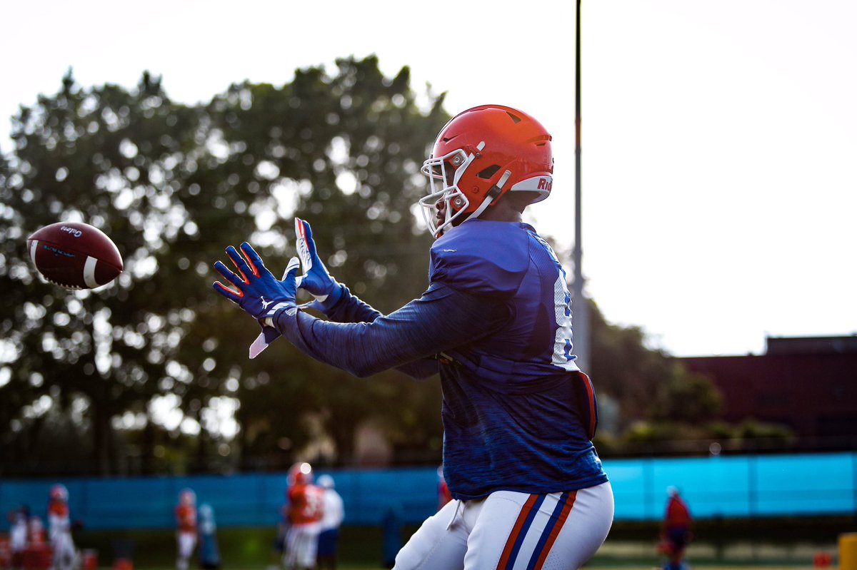 Moment to Moment. Rep to Rep. 

✅ #GatorsCamp Practice #12              
😤 #RelentlessEffort 
🗣 #GRIND    
📆 #GatorsFanDay — Sunday   

#GatorsTogether 🐊 #GatorStandard