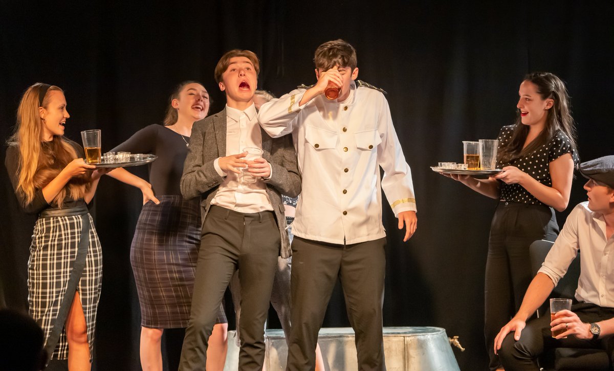 TVWorkshop_Sal's tweet photo. Fancy a good ol' fashioned knees up with Arthur Seaton??? Well you're in luck...#SaturdayNightAndSundayMorning @theSpaceUK tonight 'til Saturday @edfringe, 90% capacity last night, it's gonna sell out... https://t.co/jnFj5s41Wi