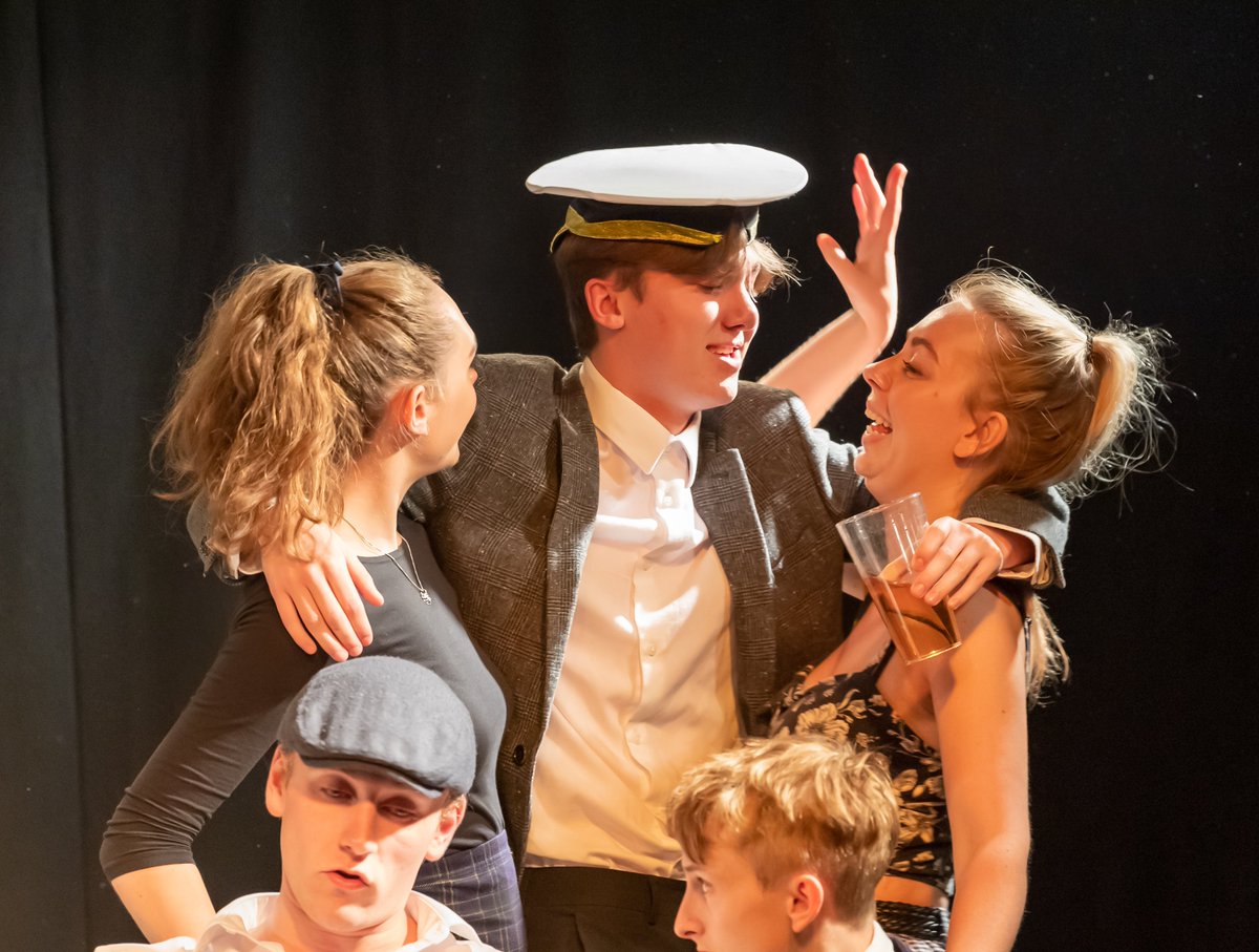 TVWorkshop_Sal's tweet photo. Fancy a good ol' fashioned knees up with Arthur Seaton??? Well you're in luck...#SaturdayNightAndSundayMorning @theSpaceUK tonight 'til Saturday @edfringe, 90% capacity last night, it's gonna sell out... https://t.co/jnFj5s41Wi