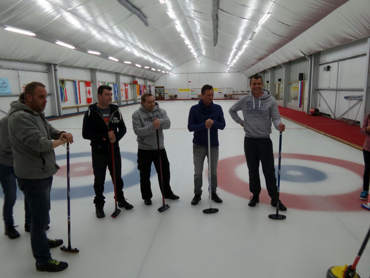 BlackBoxCopiers's tweet image. TBT to when the Blackbox Solutions crew went Curling. We were useless!!! #curling #winteriscoming #blackboxsolutions #teambuilding #fentonsrink