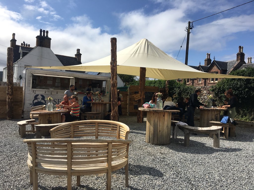 IslaT_photo's tweet photo. Day 3
With no set plans for day 3, I decided to head into #Ullapool and spend the day mooching around all the little shops. I also enjoyed a lovely #haddockwrap from #theseafoodshackullapool .
#scotland #visitscotland https://t.co/vPGhplQSAh