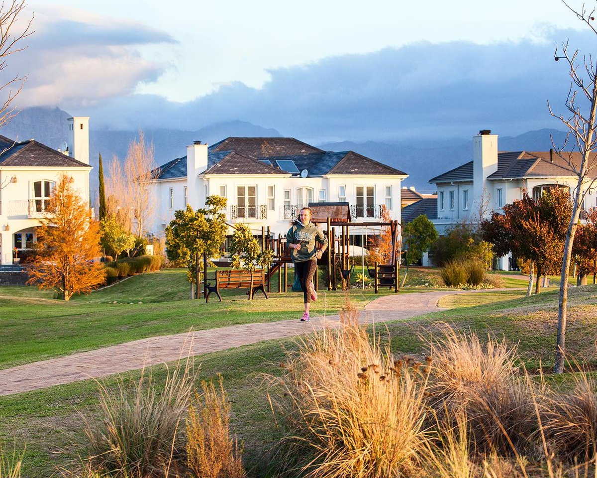 valdevieestate's tweet photo. A beautiful long weekend lies ahead!

There are many ways to pass your time in the Valley of Life, including a round at our @pearl_valley Jack Nicklaus Signature Golf Course or lunch at one of our three restaurants.

#LifeWorthLiving | https://t.co/QNvz79o7xM https://t.co/yY9Nngtd4P