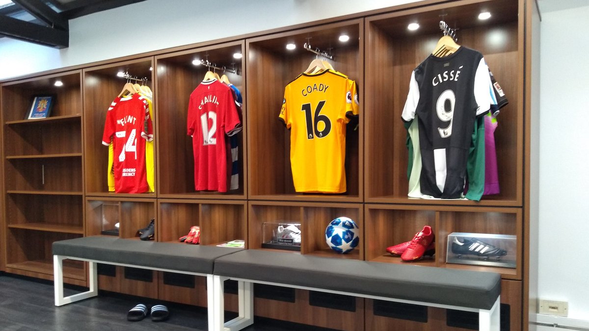 JamesTobiasLtd's tweet photo. TBT – We were briefed by COS Interiors to create a storage & seating solution for a leading sports agency. Our client was delighted with the quick project lead-time. https://t.co/nASqSSD7ff #officedesign #storagesolution #seatingsolution #modulardesign #interiordesign https://t.co/7AnvysiG6s