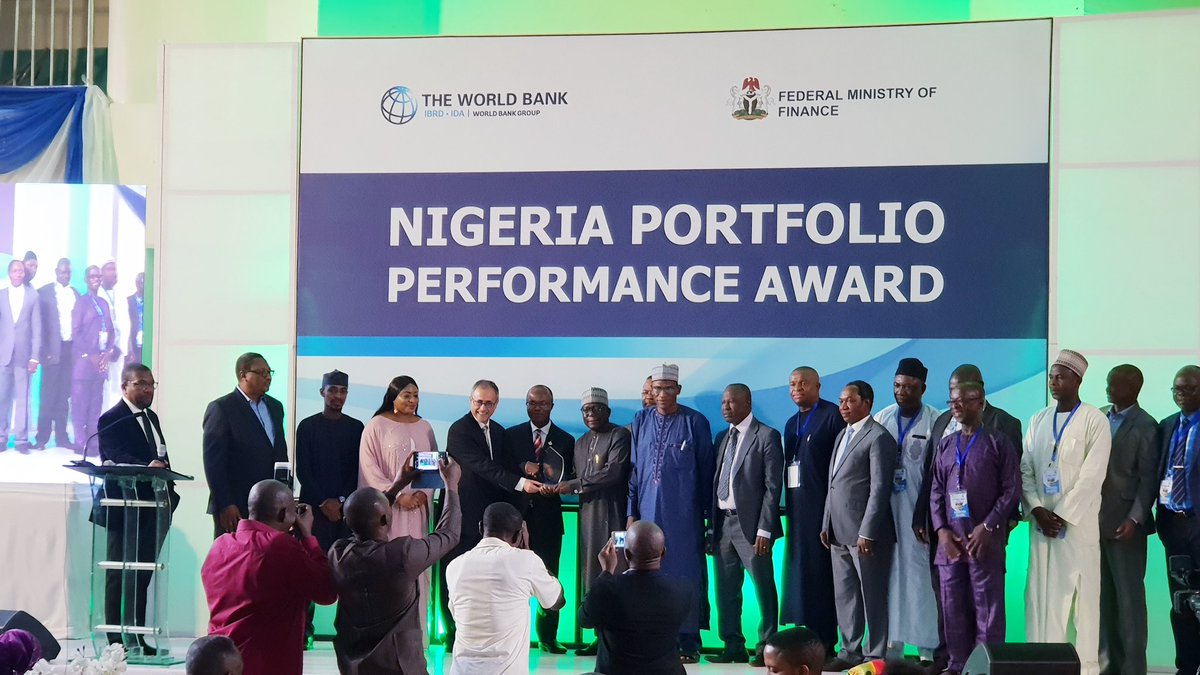 NEWMAP_NIGERIA's tweet photo. @NEWMAP_NIGERIA also won the award for the best programme on Innovation &amp; Results.

At the Nigeria Portfolio Performance Award organised by the @WorldBank Nigeria Country Office and Federal Ministry of Finance (FMF). @NEWMAP_NIGERIA is #working https://t.co/jTqbaoepqb https://t.co/xDJlXM5Nex