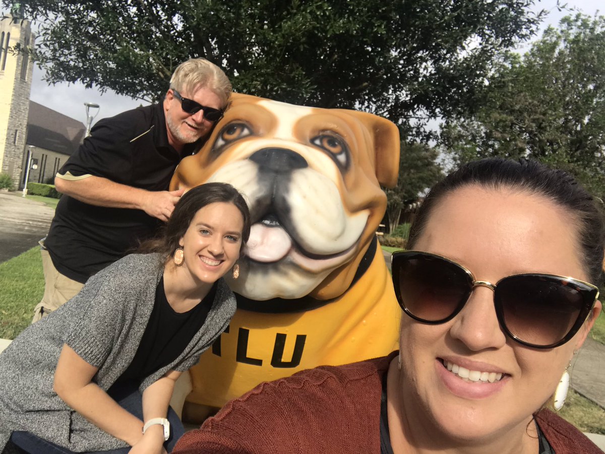 LizzieATrek's tweet photo. On campus where our students will graduate from one day 💛 #luckywefoundhim @SeguinISD @DrMattGutierrez https://t.co/rMAzwGJoFJ