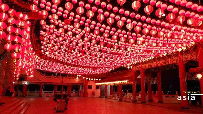 AsiaTurismo's tweet photo. ¿Qué ver en Kuala Lumpur? Te recomendamos el templo Thean Hou, el templo de las luces - https://t.co/7lbqdN2Av0
#KualaLumpur #Malasia #Malaysia #TheanHou #templos #Temple https://t.co/oY1WtJ1zvr
