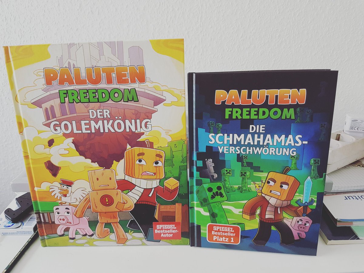 btslover3012's tweet photo. Habe mir heute die Bücher von @Paluten geholt ich freue mich schon mega sie zu lesen ♡♡ https://t.co/kHnx1pAPAg