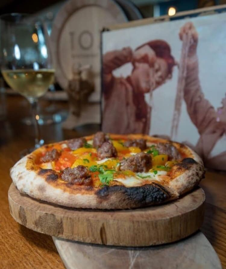 TopTasteUK's tweet photo. #HotTip In need of some pizza? Head to TOZI Restaurant for the best in Victoria, London. 🍕🍕🍕 https://t.co/Q6FHgLC816