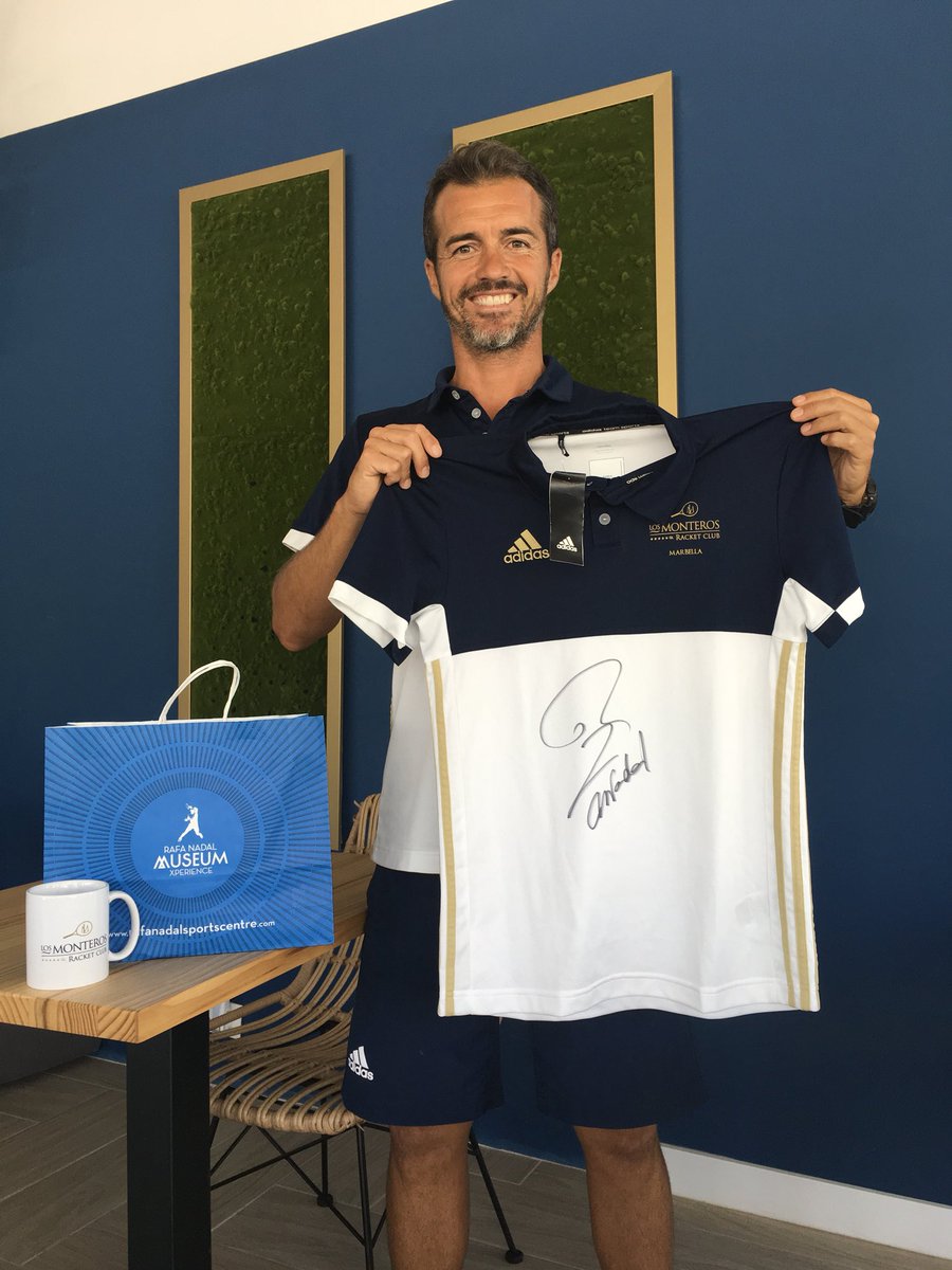 MonterosRacket's tweet photo. Gracias @RafaelNadal por firmarnos nuestro #PoloOficial #racketmonteros , nuestro mejor regalo.
Gracias @rnadalacademy y #AlfonsoAguado  👍🏻.. #anewracketexperience #club #sportclub #tennisclub #marbella #costadelsol #set3academy #tenniscenter #tennishollidays https://t.co/NhLPOBRhGU