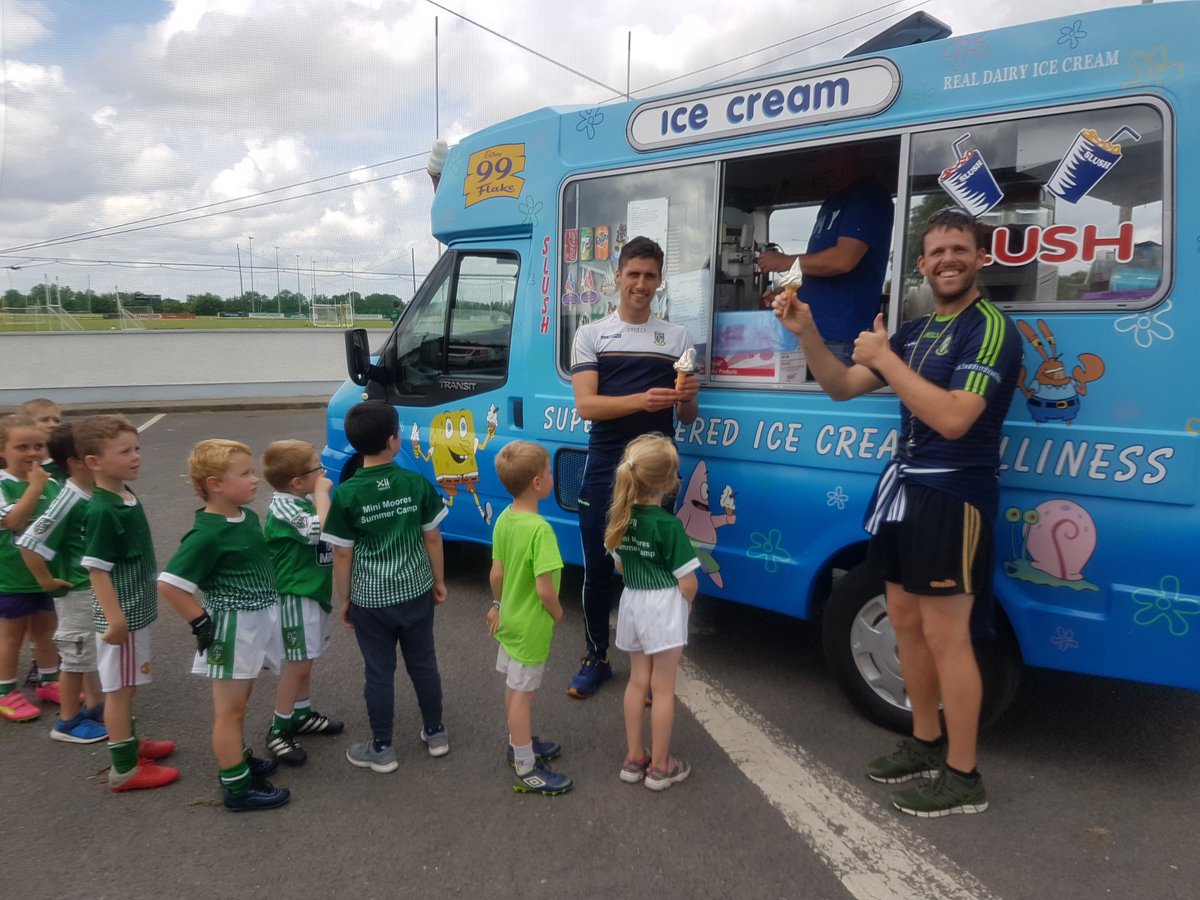 PhilieWolfe's tweet photo. Can't believe there was 2 Kerrymen giving out ice creams to the kids up in the Moorefield summer camp. #Shocking  @eannaoconnor3 @Cianoconnorky https://t.co/8BceJj7RPZ