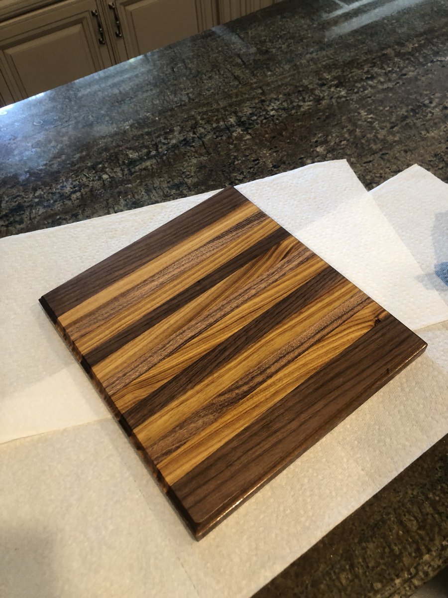HackersHolcomb's tweet photo. Pattern came out great. #woodworking https://t.co/cN3JyvFiYH
