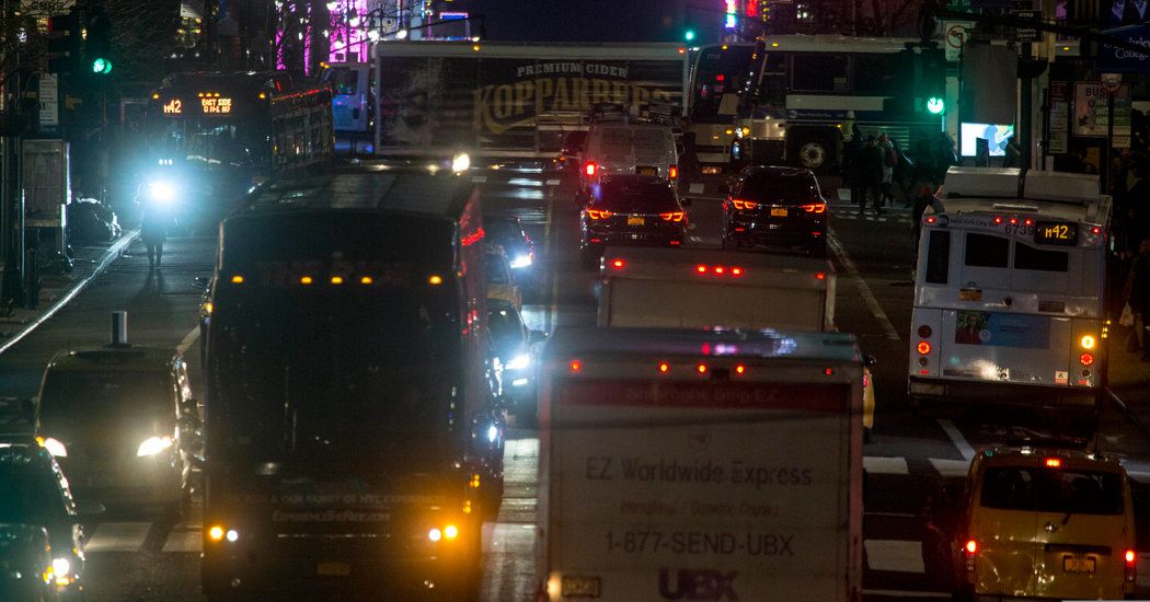 prioritydata's tweet image. Imagine Manhattan without jaywalking or Los Angeles freeways without speeding. If self-driving cars are going to move forward, these are among the many possibilities that the people dreaming up the future of cities will have to consider. buff.ly/2YChEjz