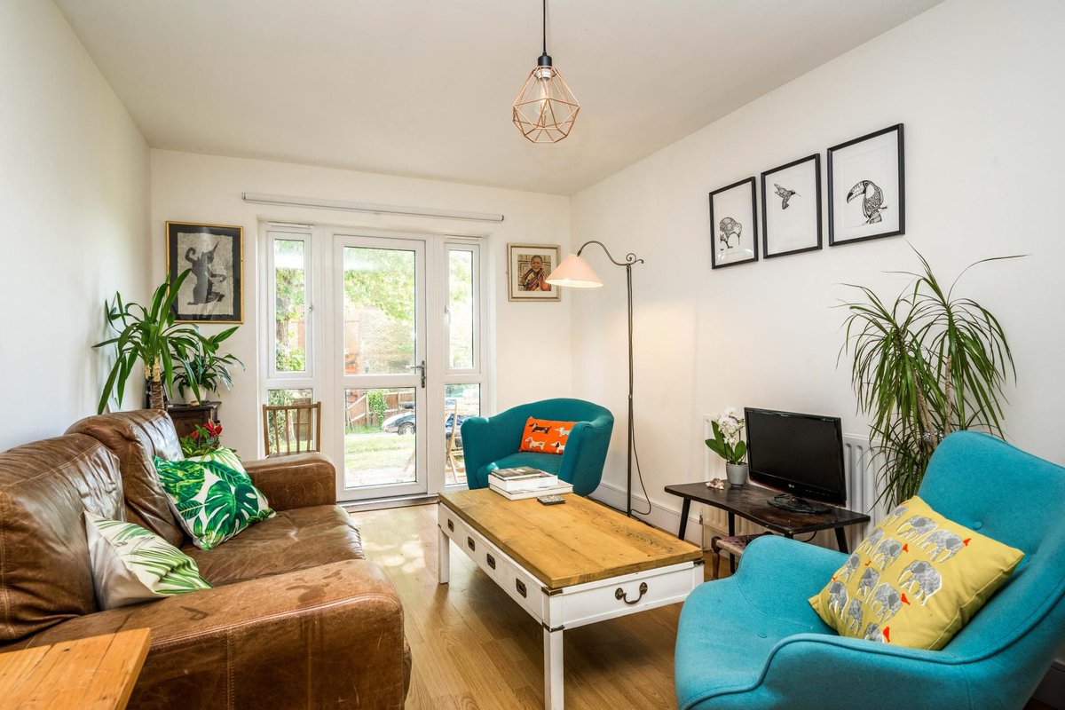 HelloGuest tweet media