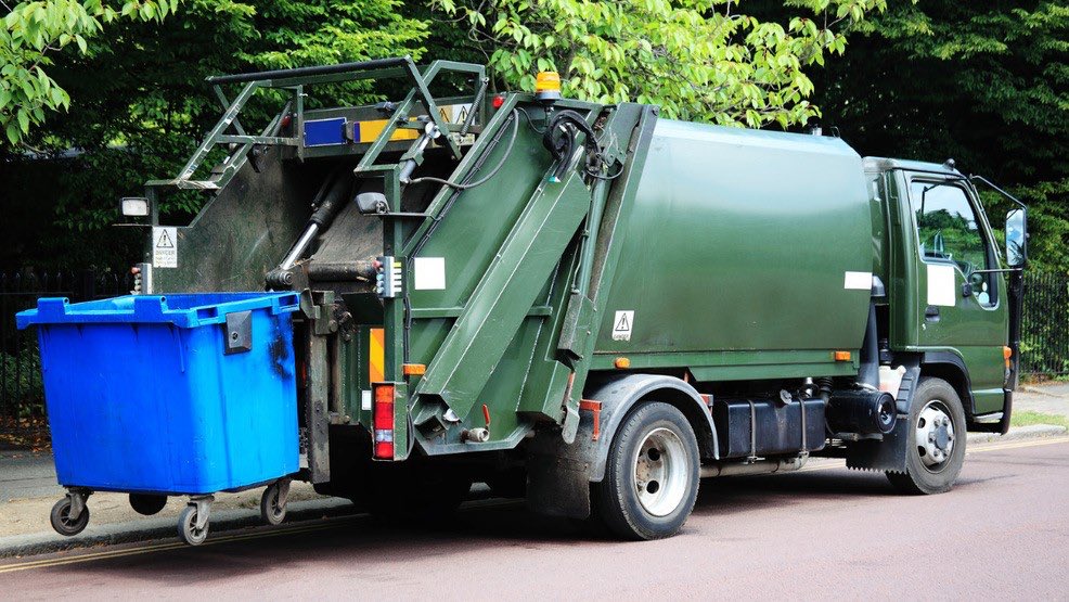 JoshBenz2's tweet photo. Garbage trucks https://t.co/4J6dIGBhqe
