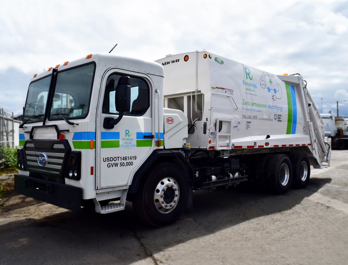 JoshBenz2's tweet photo. Garbage trucks https://t.co/4J6dIGBhqe