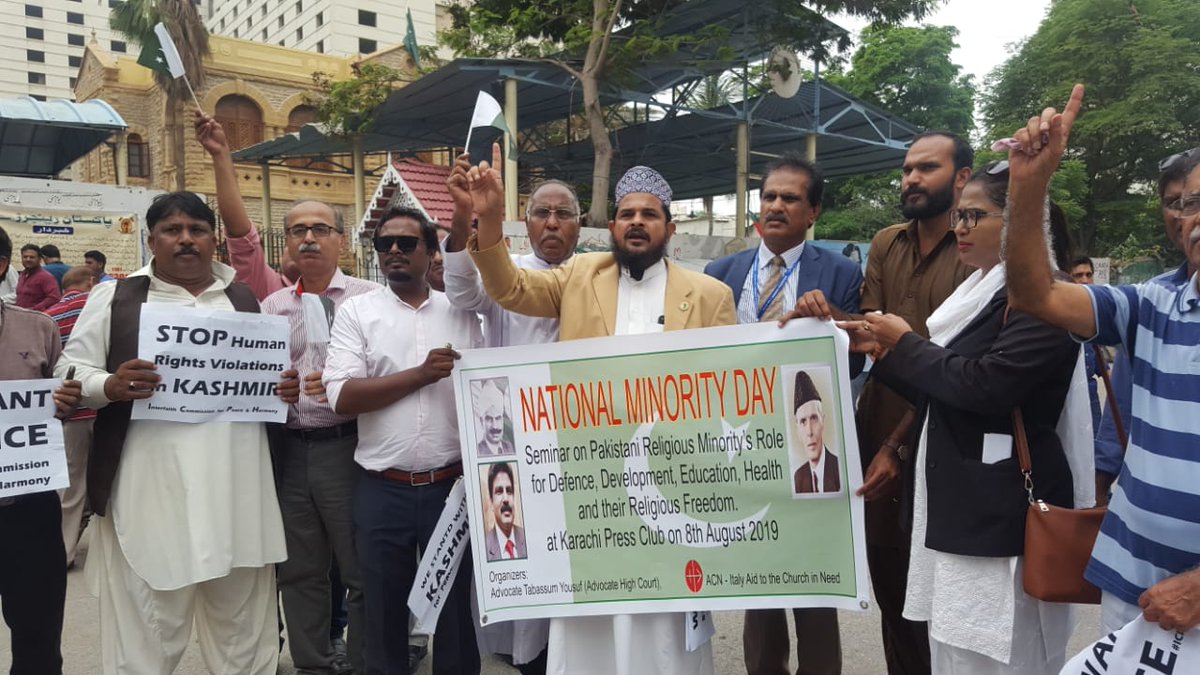 acs_italia's tweet photo. Pacifica manifestazione a Karachi, in #Pakistan, a margine dell'odierna conferenza organizzata da ACS e dall'Avv. @tabassumhamid per denunciare le conversioni forzate all’Islam di cui sono vittime giovani donne delle minoranze religiose. Difendiamo queste nostre sorelle! https://t.co/k1qCuUhxv4