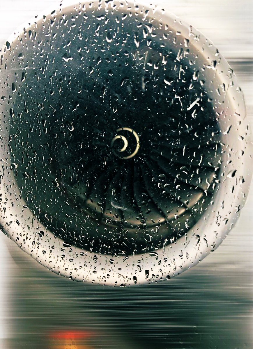 iluismac's tweet photo. Siempre impresiona ver,
oír y sentir este @RollsRoyce de un @Airbus #A350-900. Y detrás de una ventana, con lágrimas, también. ¡Vuelo contigo C1! ¡Buen vuelo! #AY73 #AvGeek #LoveAviation https://t.co/Dg7td7OAT7