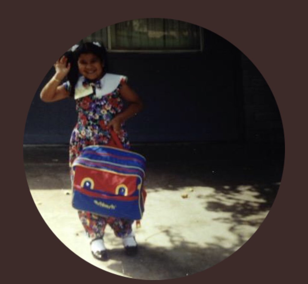 mslowpaz's tweet photo. Oh I got those baby pics too ... here’s the outfit I wore for my FIRST day at @AldineISD #prek #aldinegrad #aldineart #WeAreAldine #magnetschool https://t.co/Gt1MZAQ80o