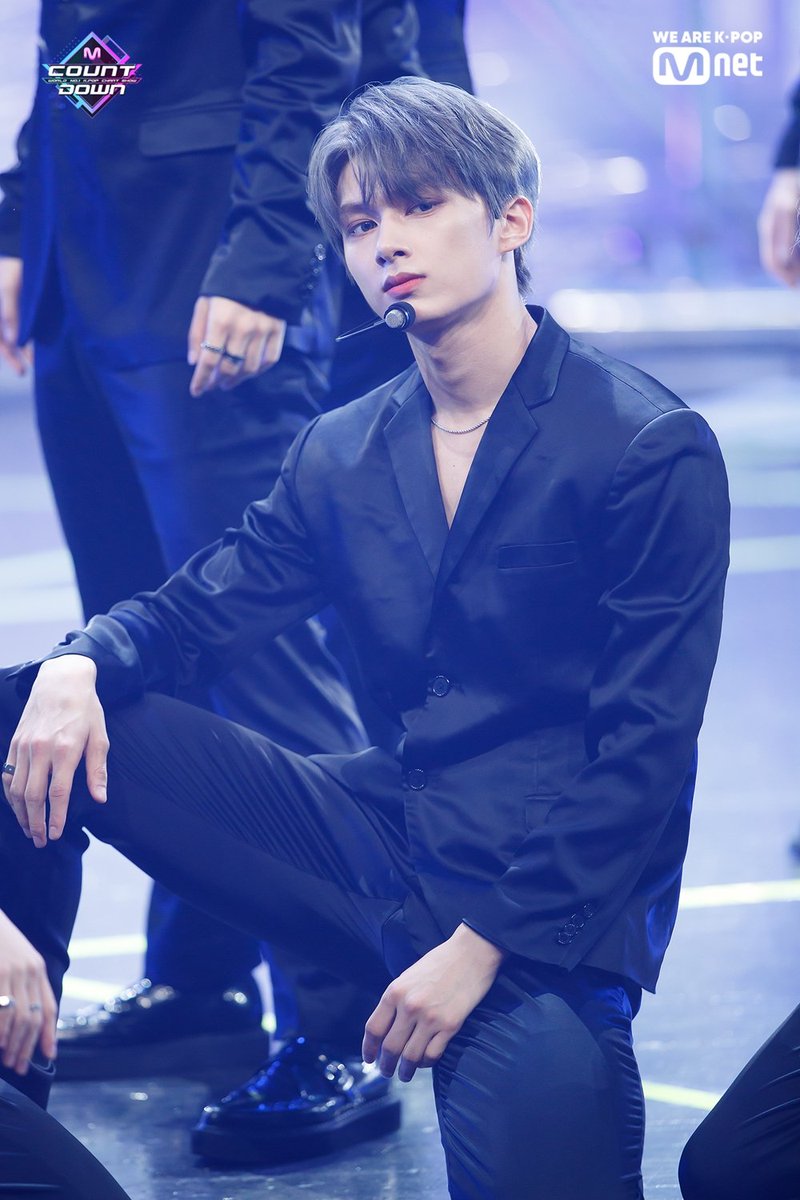 MnetMcountdown's tweet photo. 190808 #MCOUNTDOWN 현장포토
캐럿들! 올 여름 세봉이들과 함께 해방 뛰어! Online Offline 모두 세봉이들로 도배해! (feat.쇼미더캐럿) #SEVENTEEN #세븐틴 #HIT

📺 https://t.co/G3VKof979R https://t.co/ItXFDbMgEz