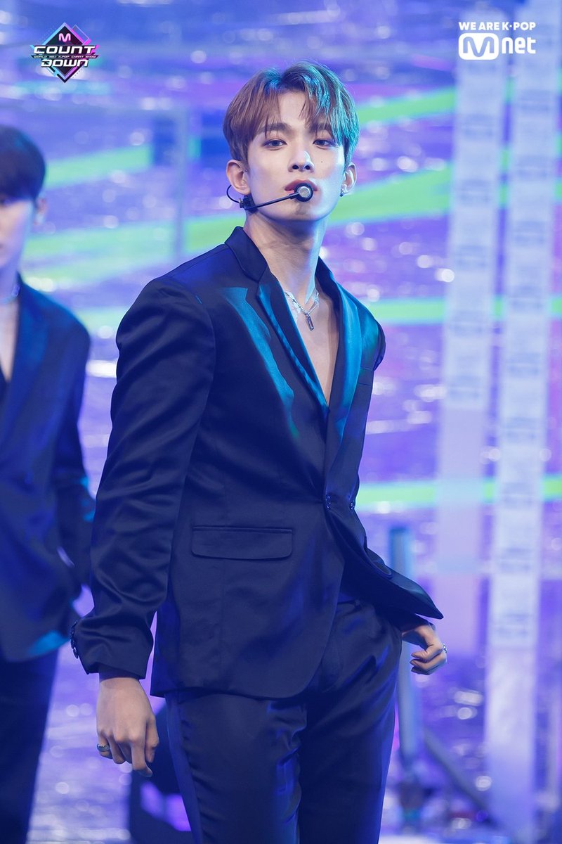 MnetMcountdown's tweet photo. 190808 #MCOUNTDOWN 현장포토
캐럿들! 올 여름 세봉이들과 함께 해방 뛰어! Online Offline 모두 세봉이들로 도배해! (feat.쇼미더캐럿) #SEVENTEEN #세븐틴 #HIT

📺 https://t.co/G3VKof979R https://t.co/ItXFDbMgEz