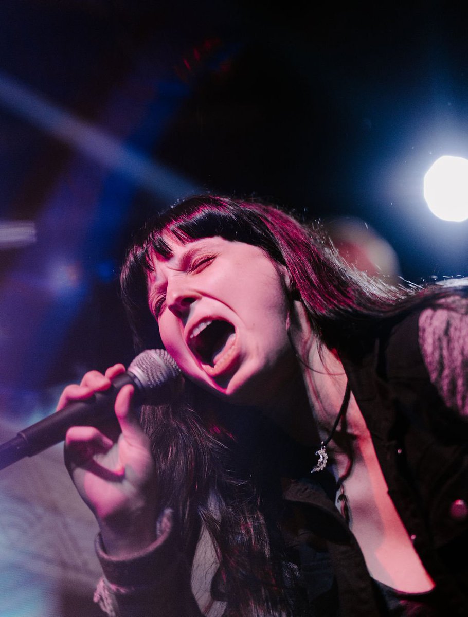 ebeckwitt's tweet photo. #TBT to the Indigo EP release show 🌌 So many beautiful humans in one room celebrating recovery and love. I was overwhelmed with how many of you turned up and sang my songs 😭😭 Thank you💜💜
#IndigoEP #outnow #popmusic #nashville
📸: Lauren Pierce making me look like a pop star https://t.co/b0vX571ePi