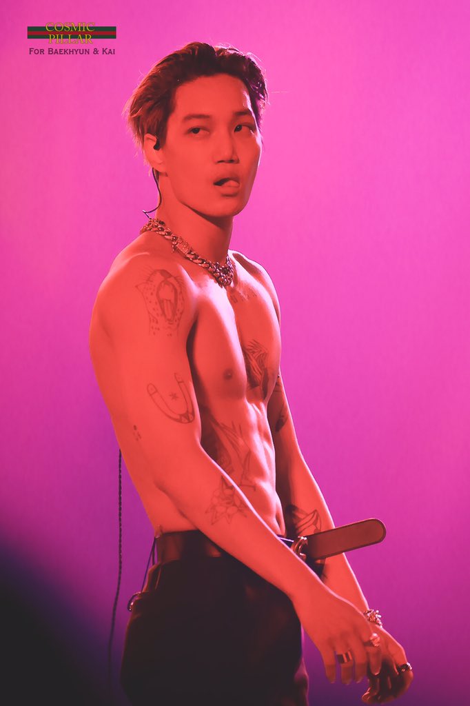 antipatz's tweet photo. Same tongue, different vibe. ๐
#88DAY_KAI
#KAI #์นด์ด https://t.co/vF11qwZsVS