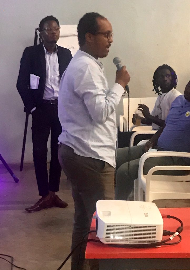 FionaInci's tweet photo. #CreativeHustle @DesignHubKla Brilliant Kavuma Eugene and Kangumba Rachel sharing their ๐คช๐๐๐experiences of creating a sustainable enterprise. ๐๐พ๐๐พ๐๐พ Thanks @kq_hub and @livetraces for making this happen! #EastAfricaArts https://t.co/DEkh30wQgu