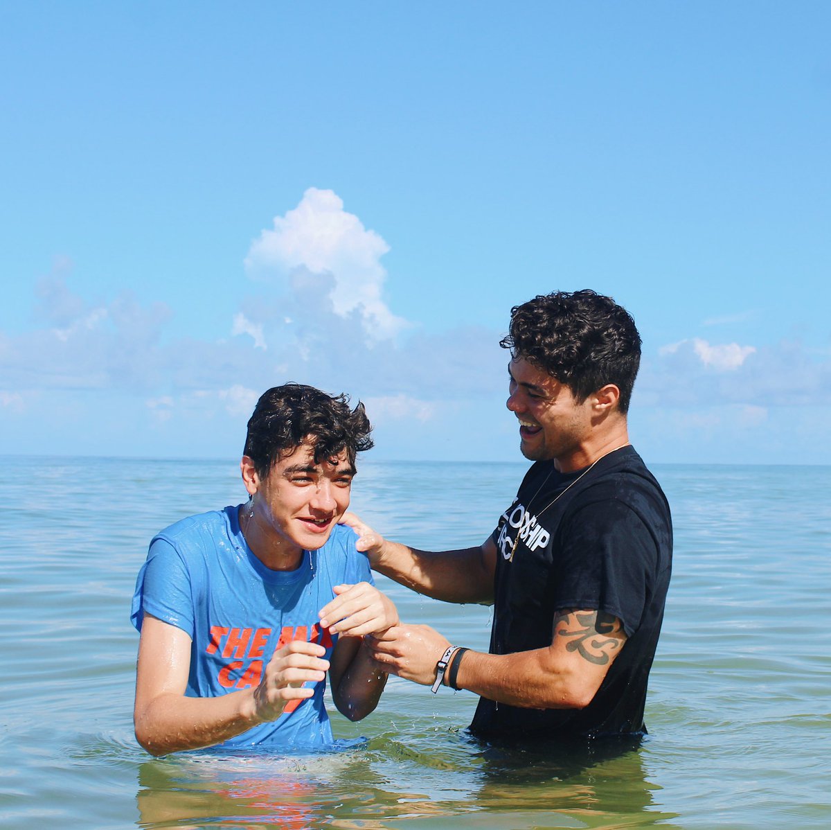 fc's tweet photo. This is the most important decision these students will ever make! Congratulations to everyone that went public with their faith in Jesus at The Mix Beach Camp! 🏖🌊☀️ #themixfc https://t.co/VgAWiIKzrS