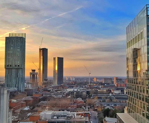yournxtdoor's tweet photo. Views on views! Ultimate skyline goals!
Do you want Manchester to be full of skyscrapers?
.
.
.
#property #manchester #manchesterskyline #sunshine #manchesteroofterrace #sun #summer #uksummer #mcr #mcrlifestyle #sunset #manchesterviews #scenic #potd #picoftheday https://t.co/HZTa4NdYe8