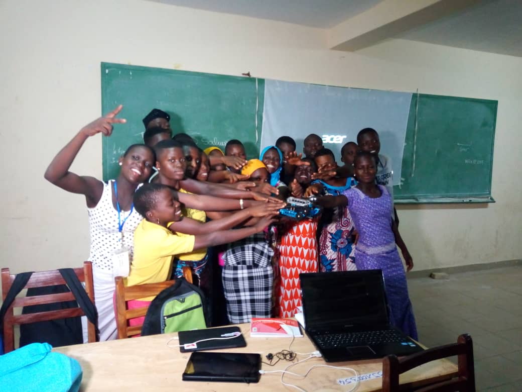 MicretteT's tweet photo. Good vibes. 😊
She's great Benin 2019.
#Robotics #TrainingCamp #mbotranger #Femcoders15 #STEM #SheIsGreatBenin #MicretteStorie
@femcoders15 @USEmbassyBenin @IREXintl @unfpa_benin @UNFPA https://t.co/sl7JhYbHZ5