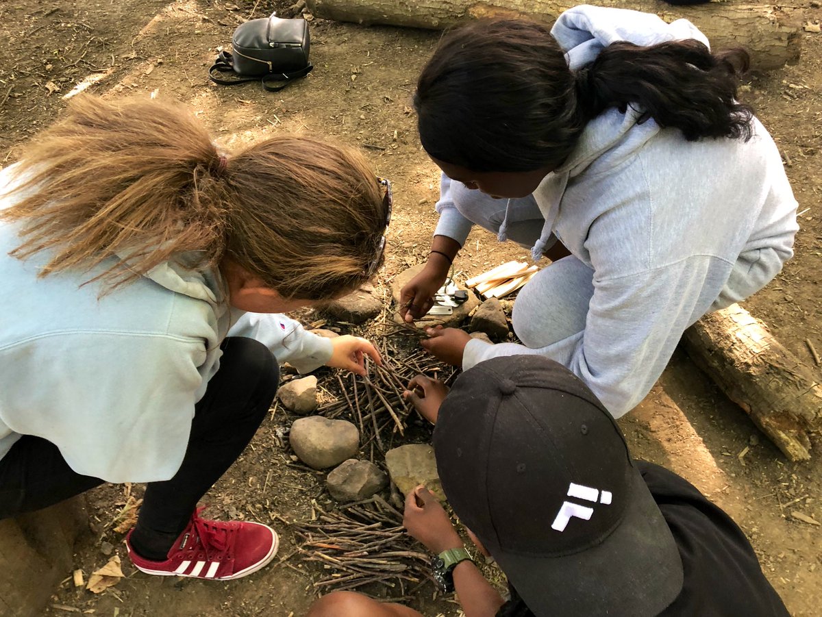 Vicky_UoL's tweet photo. Lit campfire skills at #RFESS19 🔥 🔥 @Talent_Spotting @HerdFarm https://t.co/eWbkgIUx8R