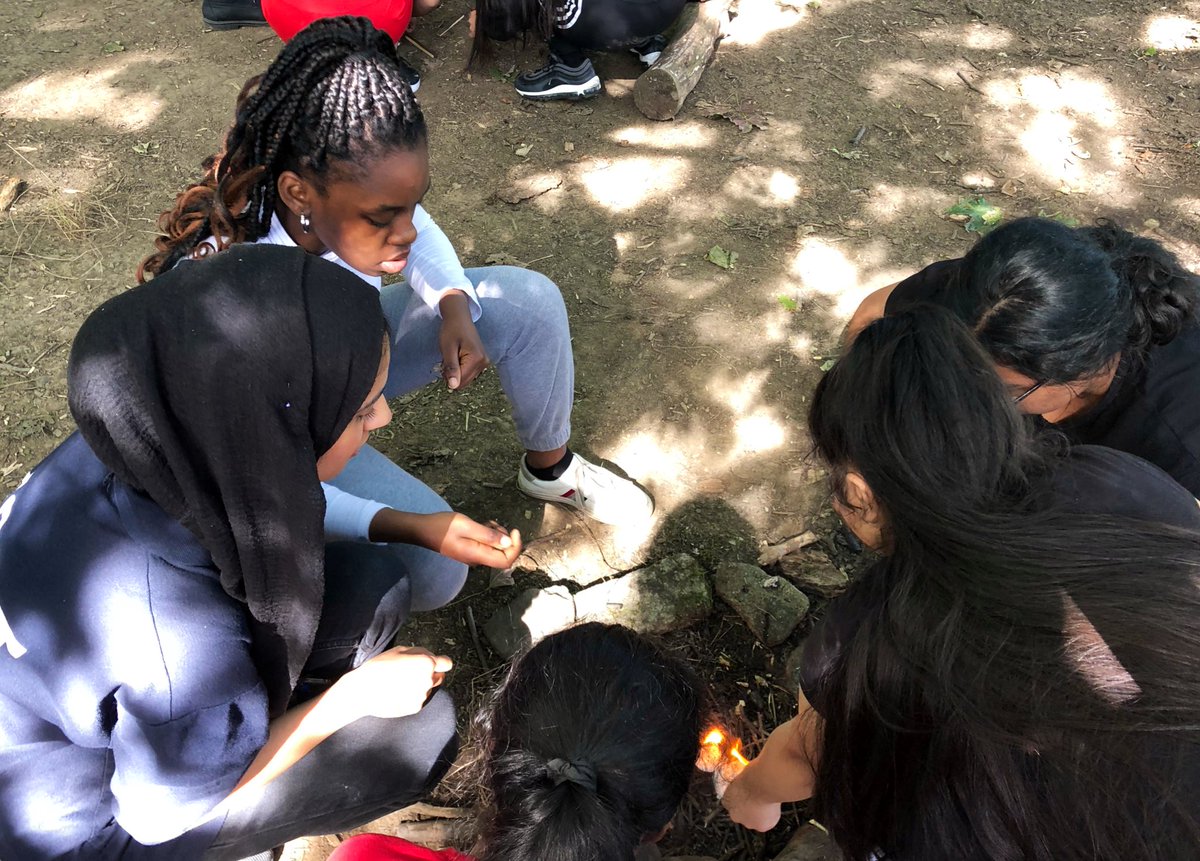 Vicky_UoL's tweet photo. Lit campfire skills at #RFESS19 🔥 🔥 @Talent_Spotting @HerdFarm https://t.co/eWbkgIUx8R