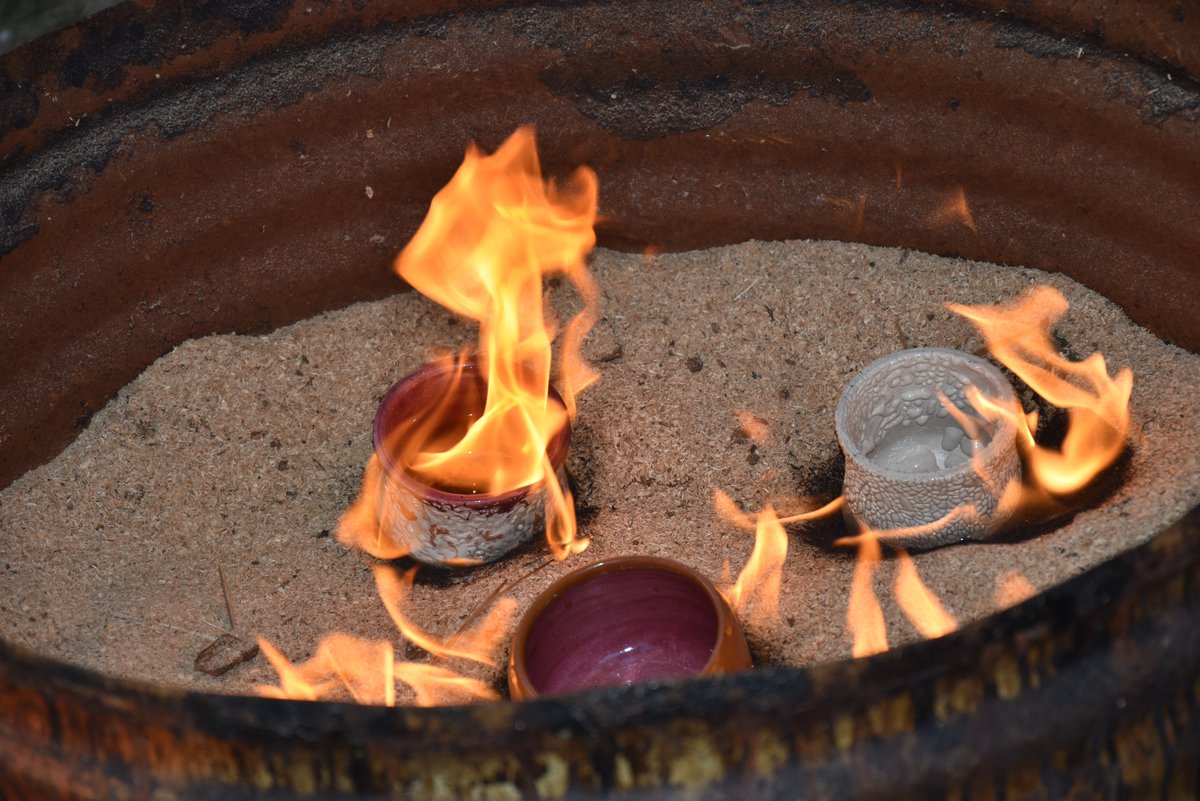 museefaience's tweet photo. Jeudi 15 août de 14h à 18h : Voyage au Japon : cuisson et initiation à l'émaillage #Raku, animées par @saragracewevill au #museefaience. A découvrir en famille.
#Sarthe #museefaience #museedefrance #ceramique https://t.co/aC323q6vjW