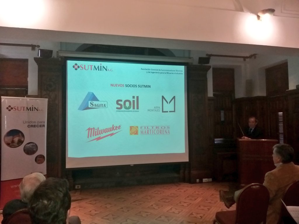 SUTMINAG's tweet photo. Sergio Lecannelier da inicio a la Asamblea Ordinaria de Socios de Sutmin en @CamaraNacional dándole la bienvenida a nuevos socios como @Sagita_spa Soil, Arpa Montajes, Milwaukee y Filtros Marticorena #proveedores @nuevamineria @ReporteMinero @ExpandeMineria @fundacionchile https://t.co/97lVqvjgqY