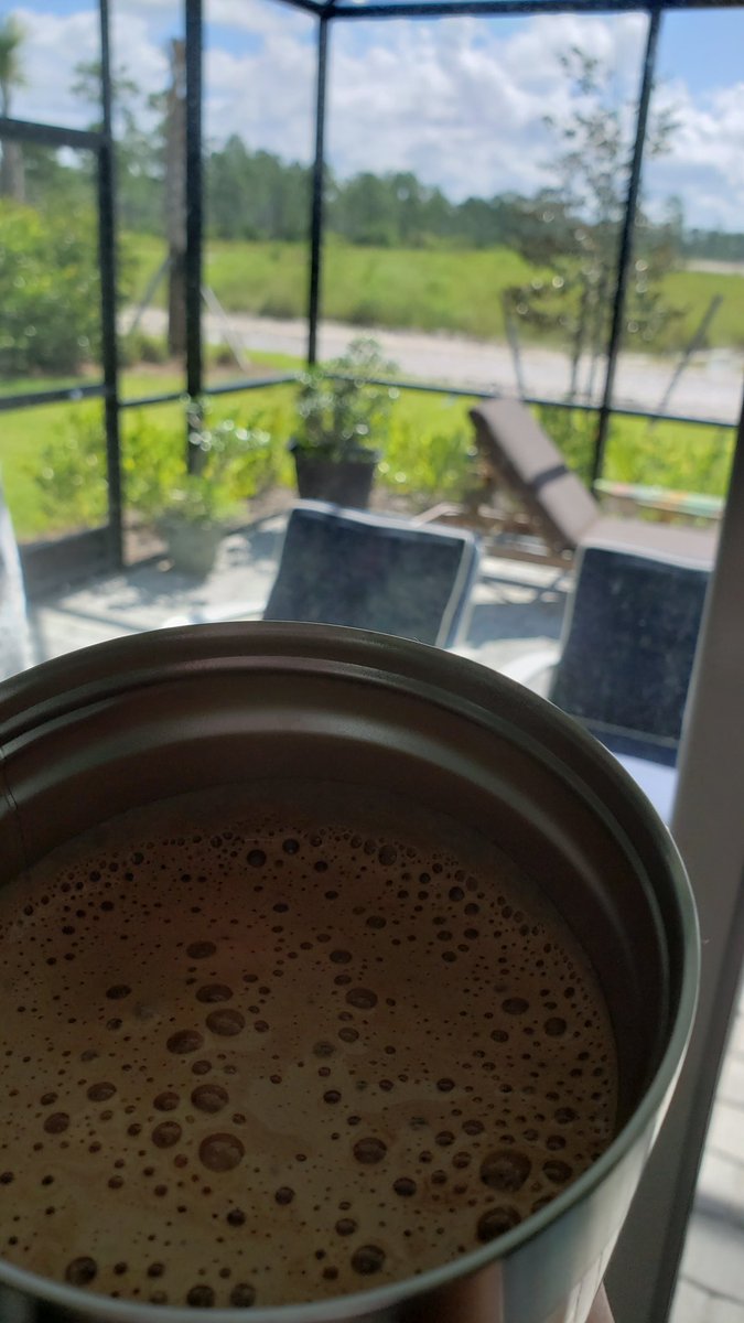 VirtualWorldLyn's tweet photo. How I start my day. ๐ฆธโโ๏ธ Chocolate protein and almond milk. ๐ซ Take care of your health so you can conquer the world. ๐ #powershake #protein #realchocolate #beyondchocolate https://t.co/APrqYDnAYM https://t.co/qla8PBkapa