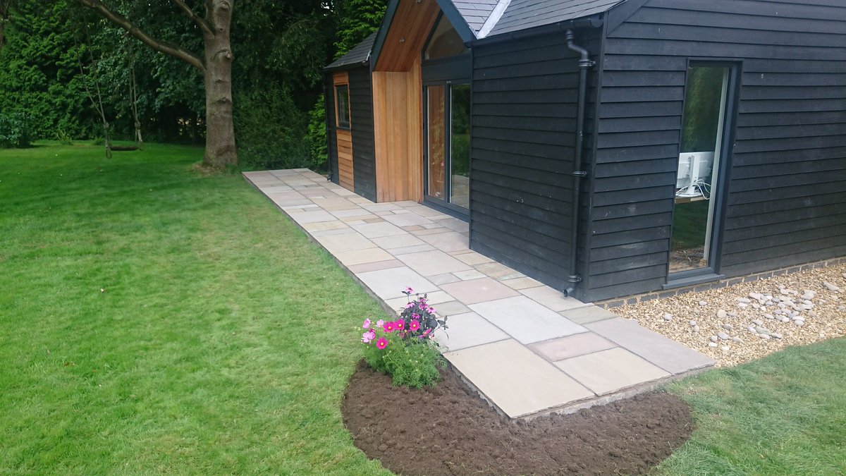 GandJLandscapes's tweet photo. Another project complete today from team @GandJLandscapes π The new raised paving area brings this building to life. Great transformation π #Landscaping #Nottingham #Maplebeck #Outdoorliving #Creatingyourperfectspace https://t.co/ACv8ewCRCD https://t.co/6p0tuwsmo1 https://t.co/Wx1NTYu9Q8