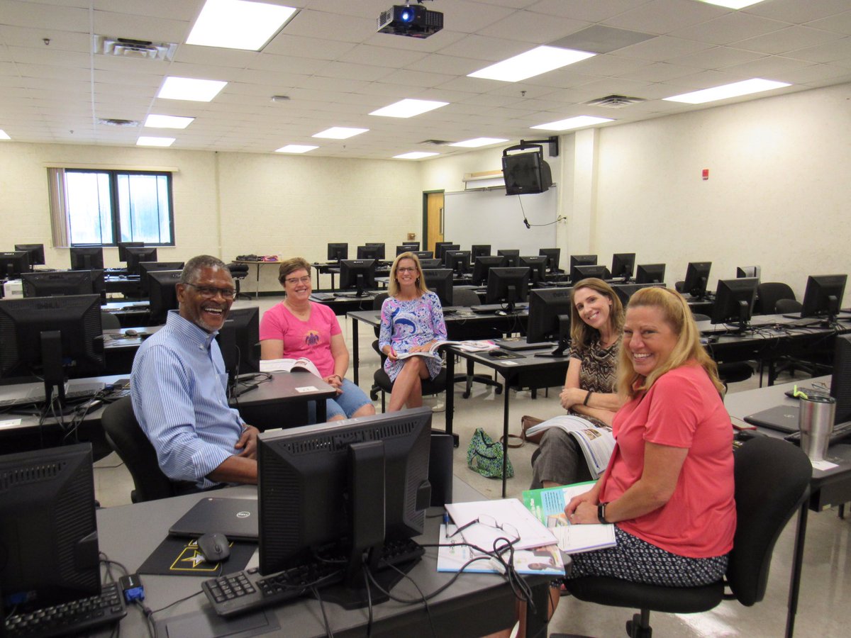 oneclayschools's tweet photo. Teachers are the learners today!! Our #OneClay teachers are participating in core content and strategy sessions to ensure a fantastic year for their students!! #TeacherInserviceDay #OneClayBTS 🎉📚💻📝🔢👏🏼 https://t.co/iXYwYxmjLM